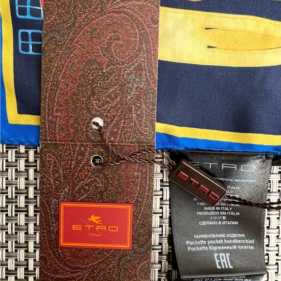 New Women’s “ETRO” Square Silk Scarf - Picture 6 of 6